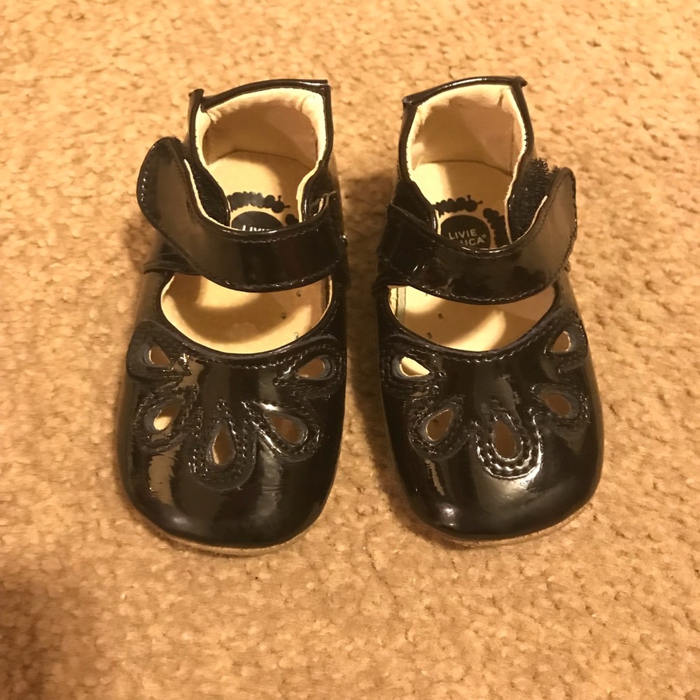Livie & Luca Baby Shoes Size 6-12M(Size 3 Toddler)